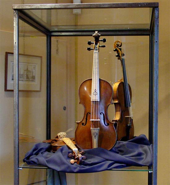 violin by Nicolò Amati, Carlo Testore