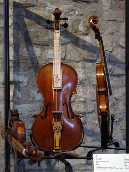 violin Amati Testore